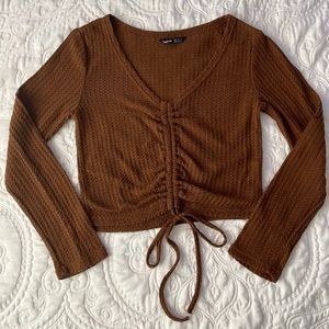 brown long sleeve scrunch top